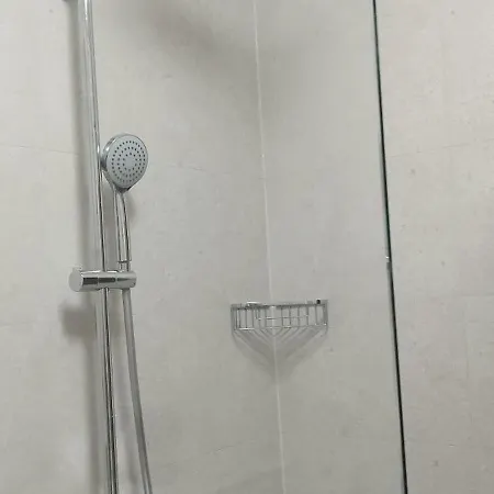 Ivo アパート マカルスカ